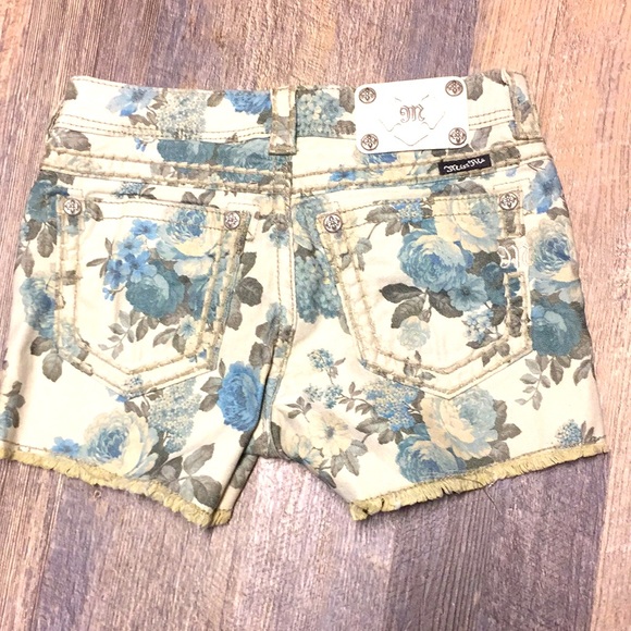 Miss me khaki peony cargo shorts - Picture 2 of 7
